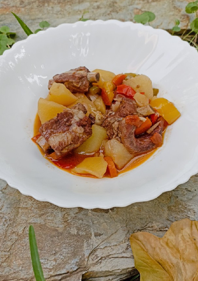 Una foto de Patatas con costillas