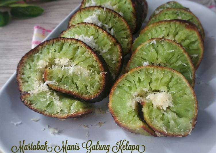 Martabak Manis Gulung Kelapa