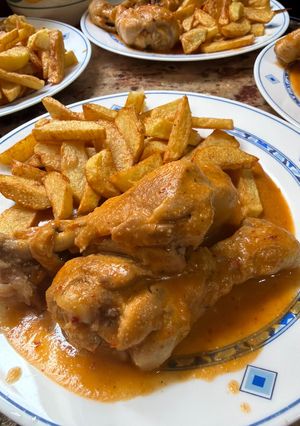 Una foto de Muslitos de pollo en salsa