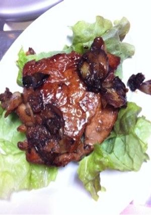 A picture of Teriyaki Chicken with Sukiyaki Sauce.