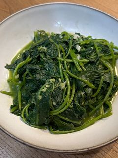 蒜炒地瓜葉 的食譜成品照片
