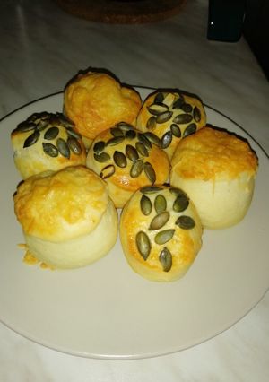 Sajtos és tökmagos pogácsa recept fotója