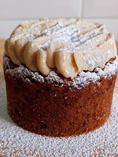 Una foto de Tarta de zanahoria con crema muselina de avellana ¡sin gluten!