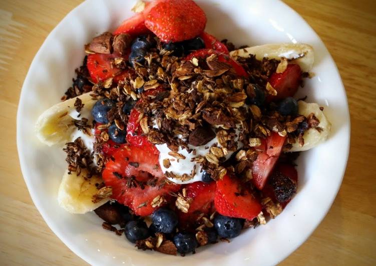 How to Prepare Ultimate Breakfast Banana Split