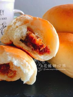 肉鬆乳酪夾心麵包(烘焙料理) 的食譜成品照片