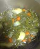 Vainas con patatas y zanahorias
