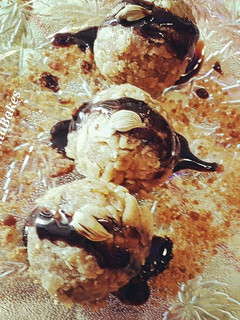 A picture of Leftover Chapati Ladoo.