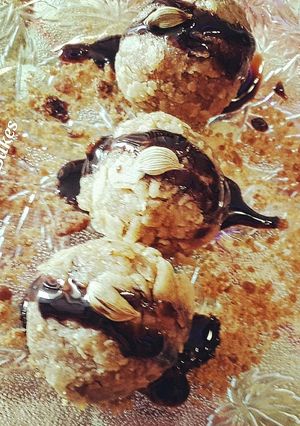 A picture of Leftover Chapati Ladoo.