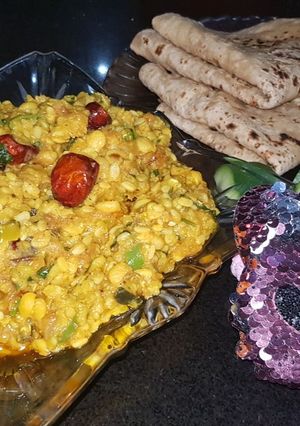 A picture of Bhoni char(4) mix daal.