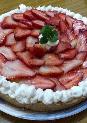 Una foto de Tarta de frutillas 🍓