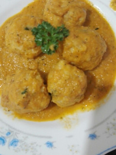Una foto de Albóndigas de pollo con salsa de verduras