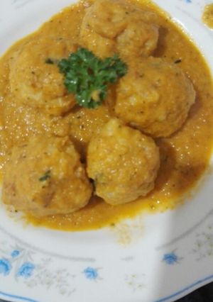 Una foto de Albóndigas de pollo con salsa de verduras