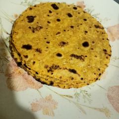A picture of Thepla Rice Paratha.