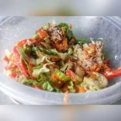 A picture of Ensalada de atún🐟🐟.