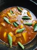 Poondu kuzhambu (lasoon curry)
