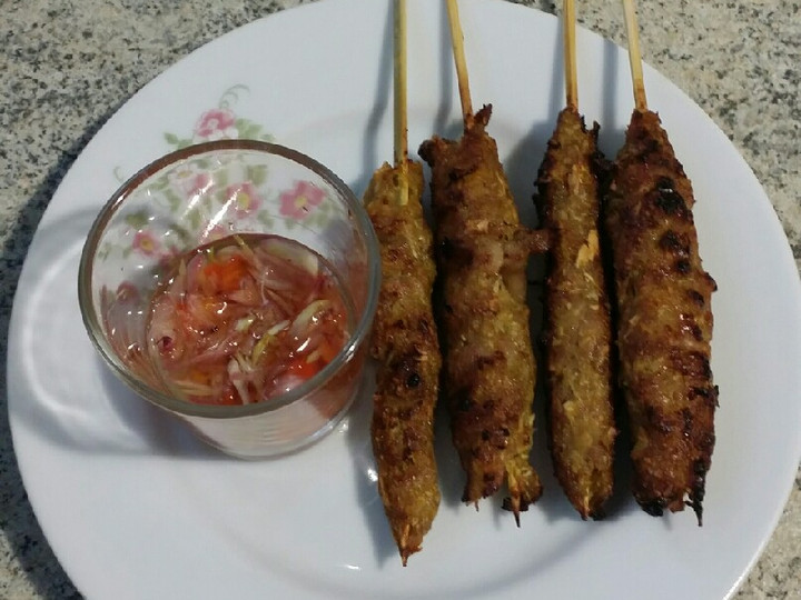 Bagaimana Menyiapkan Sate lilit bali,daging ayam+sapi dan sambal matah Anti Gagal