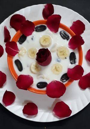 A picture of Cheesey fruit raita.