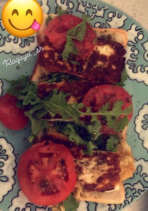 صورة لوصفة سندويش جبنة حلومي مع الافاكادو 🥑🥪