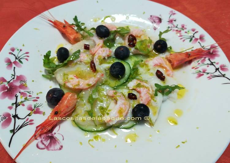 Tiradito de veiras y camarones