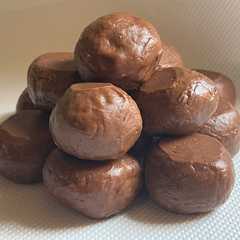 Foto principal de Energy Balls with Chocolate and Peanut Butter (Μπάλες Ενέργειας με Σοκολάτα και Φυστικοβούτυρο)