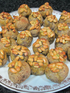 Una foto de Panellets de avellanas para el Día de Todos los Santos