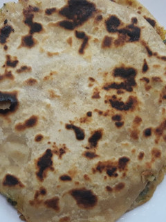 உத்தர் பிரதேஷ் ஆளூ பராத்த (aloo paratha recipe in tamil) செய்முறை முக்கிய புகைப்படம்