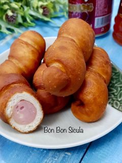 Hình của món Doughnut Xúc Xích.