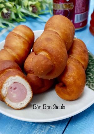 Hình của món Doughnut Xúc Xích.