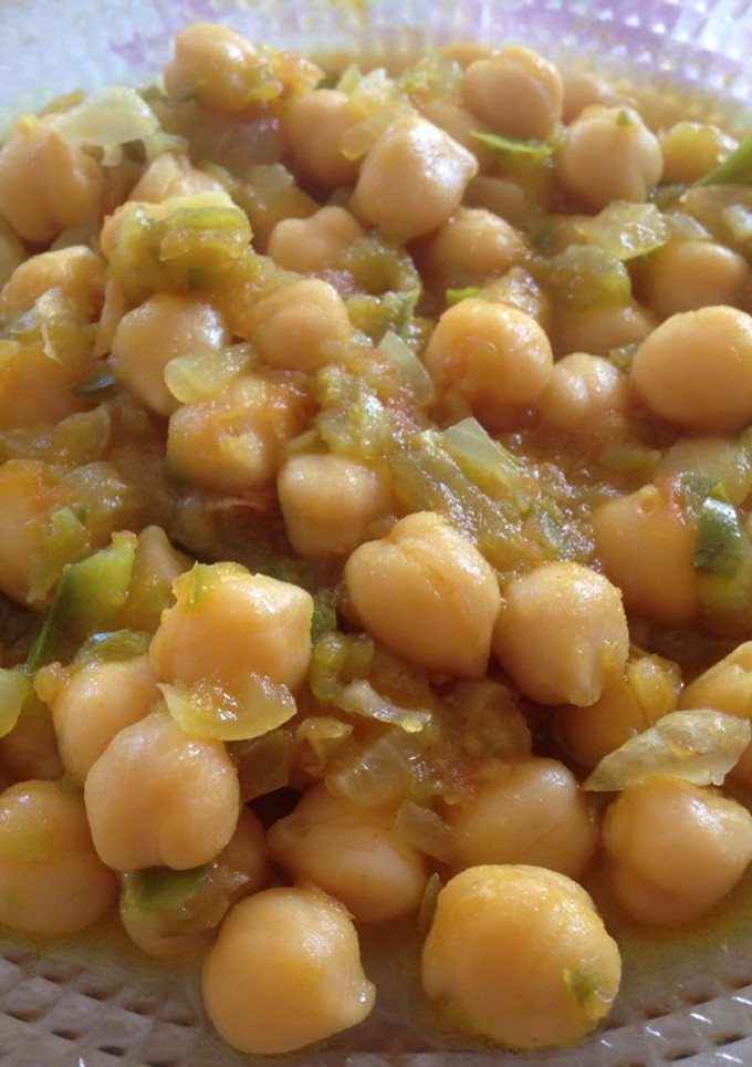 Una foto de Garbanzos con verduras (receta rápida)