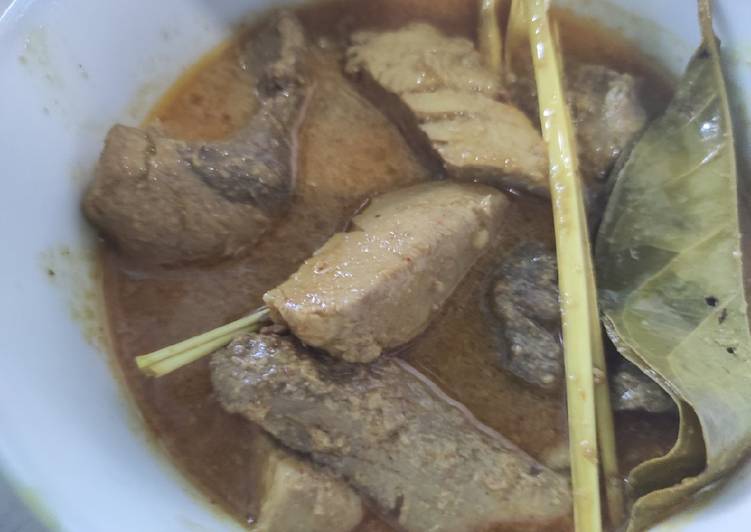 Ikan 🐠ekor kuning tumis bumbu kare