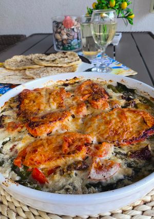 Krémes tepsis spárga mézes-mustáros csirkével és parmezsánnal recept fotója