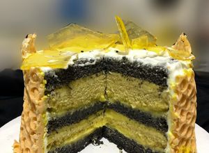 Una foto de Bee my honey cake 🐝