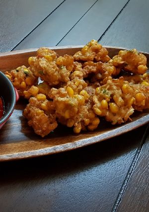 A picture of Shrimps and corn fritters.