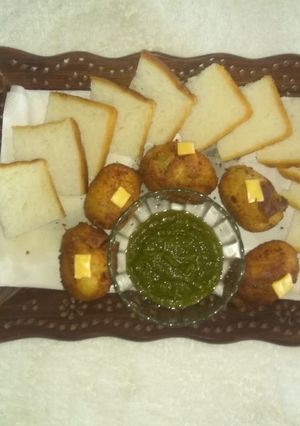 A picture of Cheese bread roll.