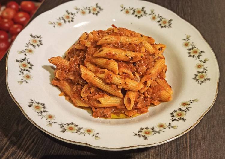 Simple Way to Prepare Speedy Penne Arrabbiata (Pasta with Red Sauce)