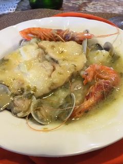 Una foto de Merluza en salsa verde