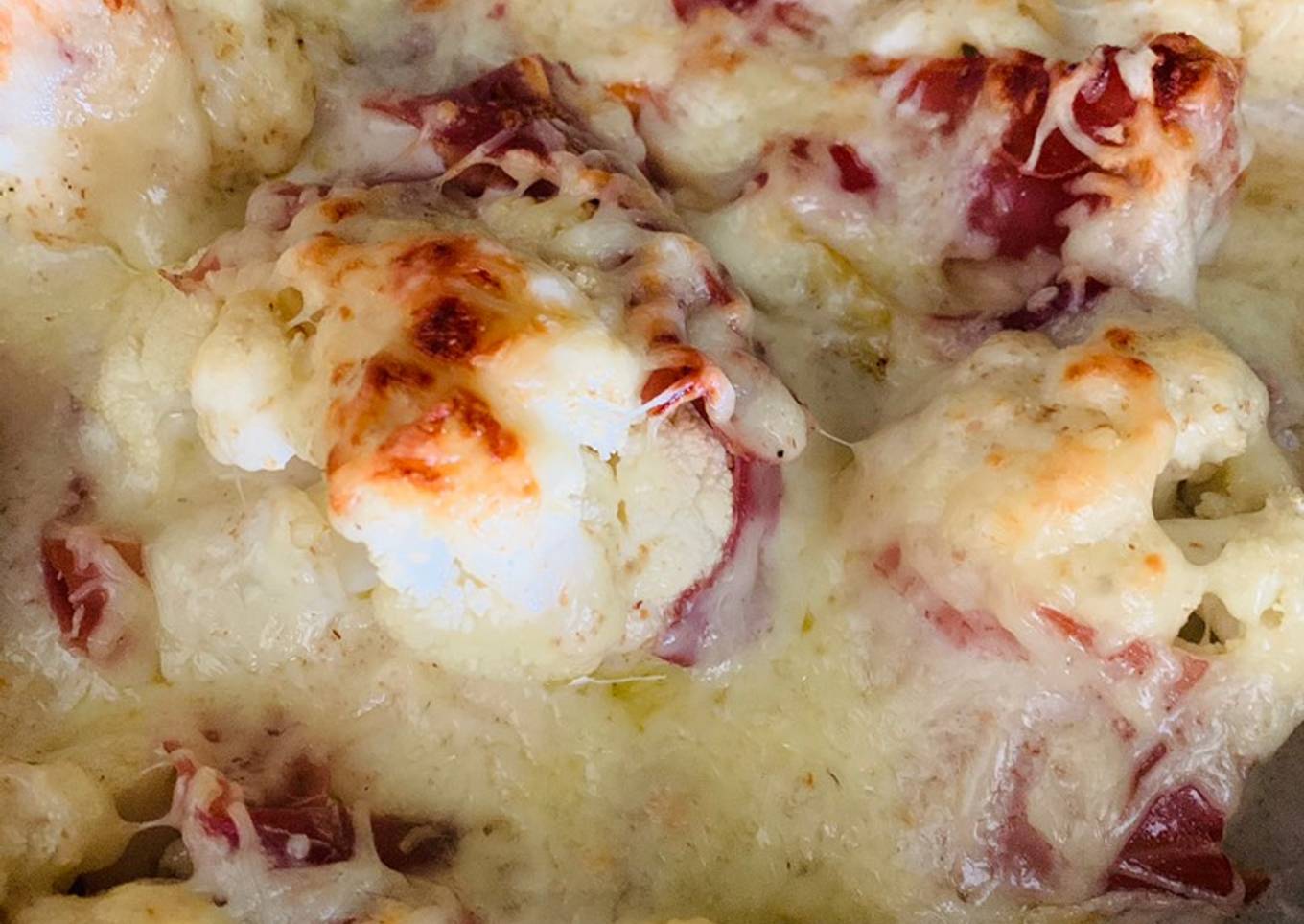 Coliflor con jamón y bechamel gratinados
