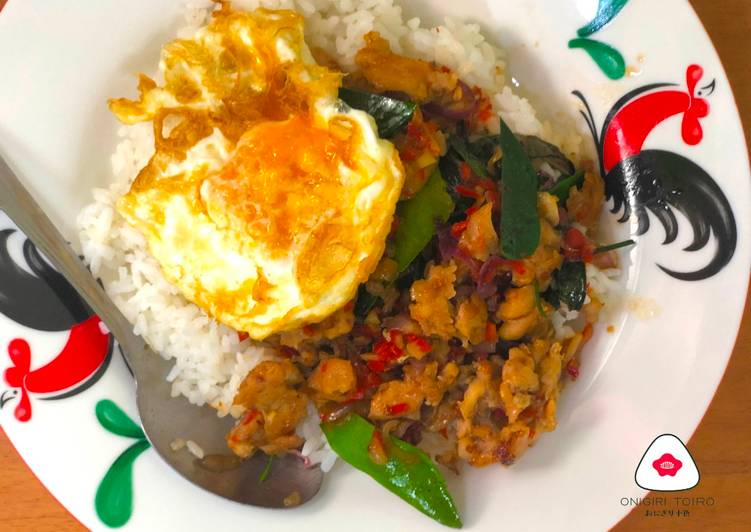 makanan Gapao Chicken (Basil &amp; Chicken Rice Bowl Thai Style) ガパオライス Jadi, Lezat Sekali
