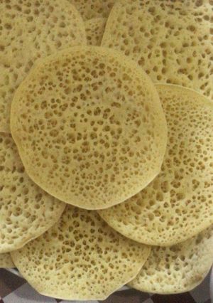 A picture of Moroccan pancakes (baghrir).