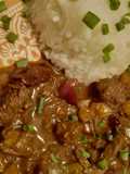Rindergulasch in Pflaumen-Schoko-Sauce