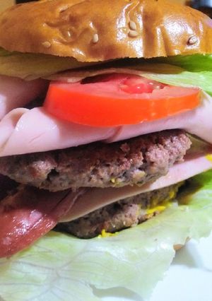 Una foto de Whopper mixto👍🇵🇪