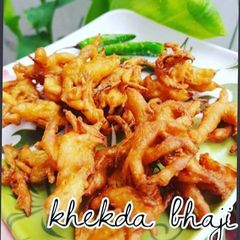 A picture of Maharashtrian Kanda Bhaji (Khekda Bhaji).