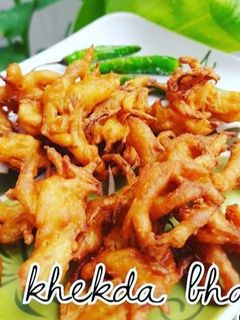 A picture of Maharashtrian Kanda Bhaji (Khekda Bhaji).