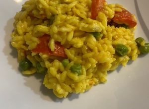 Una foto de Risotto al curry vegano