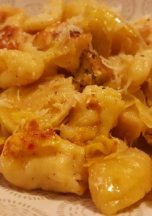Une photo de Gnocchis poêlés avec des choux de bruxelles de parmesan