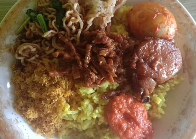 Nasi kuning ala ala