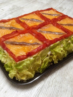 Una foto de Pastel de atún con pan de molde