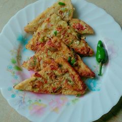 A picture of Omelette fried Sandwich.