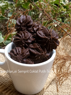 Foto resep Semprit Coklat (Putih Telur)