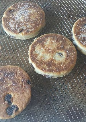 A picture of Welsh Cakes.